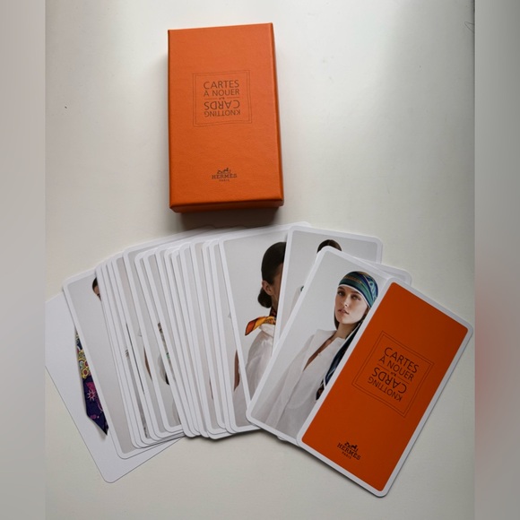 Hermès Scarf Knotting Cards in Box - Picture 5 of 5